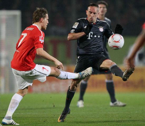 防线施加了 防线施加了